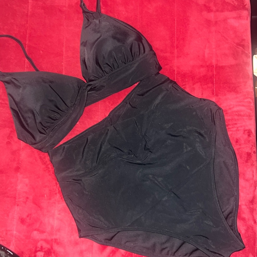 Ewedoos High Waisted Bikini Set V Neck 2 Pc Swimsuit.  Size L.  New without tag.